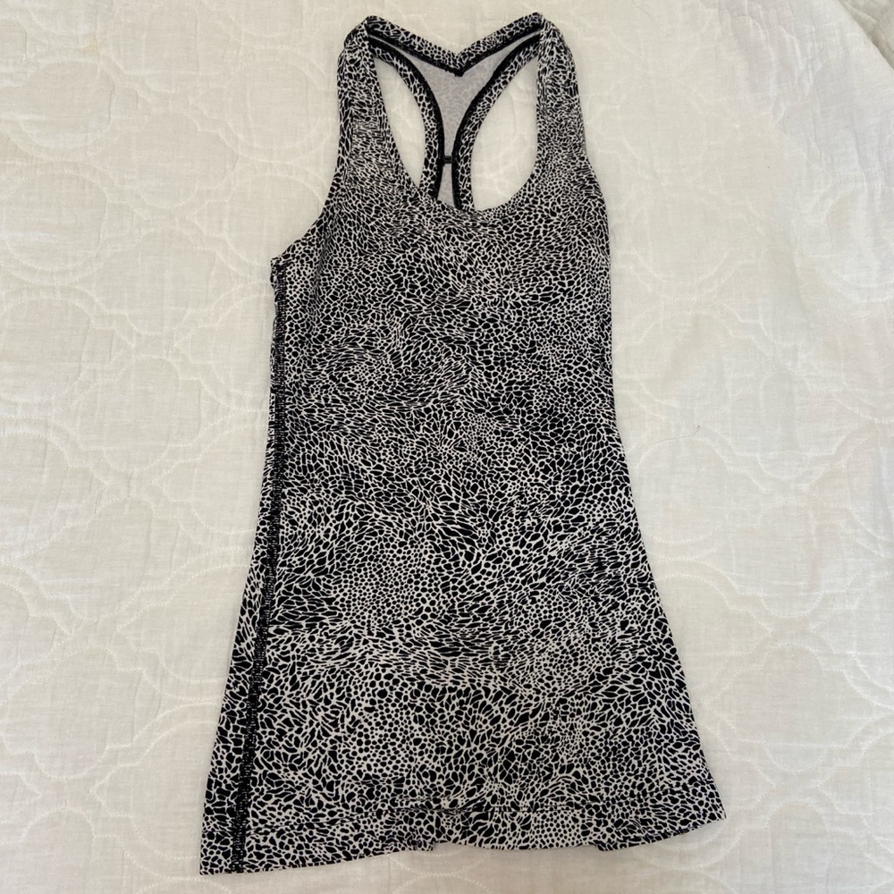 Lululemon black and white print nulu tank